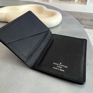 Louis Vuitton mens wallet / passport holder